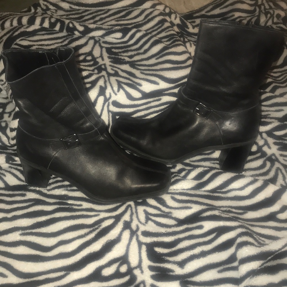 Black ankle bootie